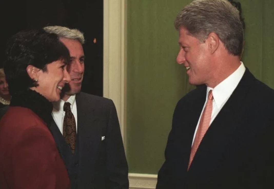 99 depreminin kayıp çocuklarını Bill Clinton mu kaçırdı? Epstein'ın "Pedofili adasında" iğrenç detaylar! Türk çocuklara ne oldu? 5